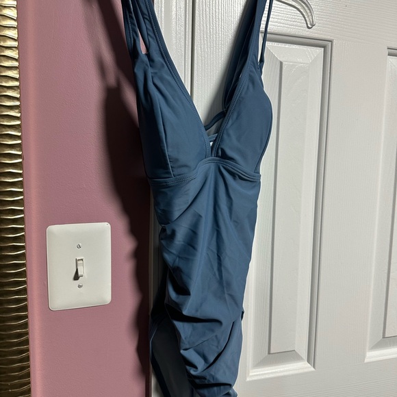 CUPSHE ONE PIECE SWIMSUIT 🩱 - Picture 3 of 7